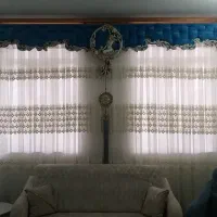 فروش دو عدد پرده همراه یالان و تمام تشکیلات
