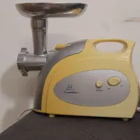 لوازم خانگی جارو .سرخ کن. تلویزیون. چرخ گوشت.