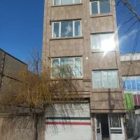 خانه سه طبقه و نیم شیک و نوساز
