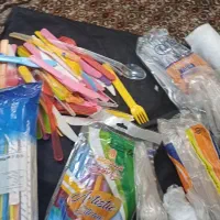 مقداری قاشق چنگال وکارد ونی اکبند