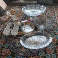 تعدادی ظروف پذیرایی