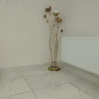 آباژور کنار مبلی