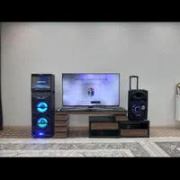 تلوزیون سامسونگ و میز تلوزیون و دو عدد اسپیکر|تلویزیون و پروژکتور|شیراز, گویم|دیوار