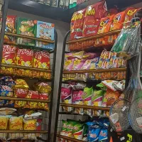 نیروی  فروشنده خانم جوان جهت کار در هایپر