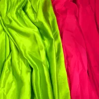 پرده دکور داخل مغازه بوده قیمت منصفانه