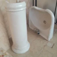 سرشور آرایشگاه همراه با شیرآب وشیلنگ متصل