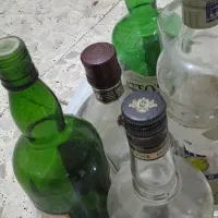 تعدادی شیشه