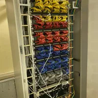 نیروی شبکه کارو کارآموز شبکه و دوربین و برق