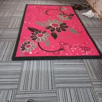 قالیچه ۴ و نیم متری کاملا سالم