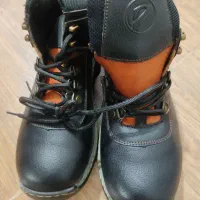 کفش نیم بوت سایز ۴۰ زیر ویو|کیف، کفش، کمربند|پرند, فاز ۶|دیوار