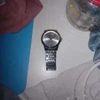 یک عدد ساعت مردونه کاملا سالم