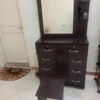 دراور ۴ کشویی با کنسول آرایشی و نیمکت