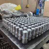 خدمات تراشکاری وفرزکاری cncومنوال