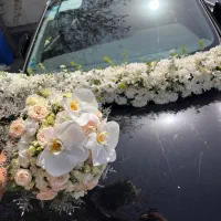 ماشین عروس و دسته گل