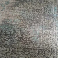 فرش ۲/۵×۳/۵ گل برجسته نویان در حد نو