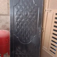 دوعدد درب چوبی با اندازه۱۹۰ قد و ۸۸سانت پهنا
