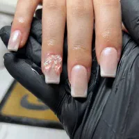 اموزش وکاشت ناخن تمیز و حرفه ای|خدمات آرایشگری و زیبایی|قزوین, |دیوار