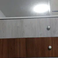 میز آرایش و آینه