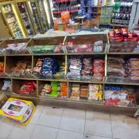ویترین مغازه برای کیک و حبوبات