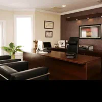 دو خانم منشی جهت دفتر اداری