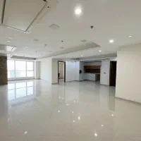 واحد اداری بدون پرتی و دارای نورگیر