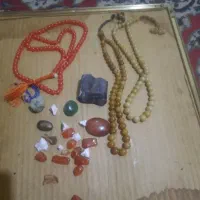 تعدادی سنگ وتسبیحتسبیحوسنگ کم یاب