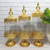سه عدد شیرینی خوری