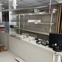 میز پیشخوان ۵ متری با قفسه و صفحه ام‌دی‌اف