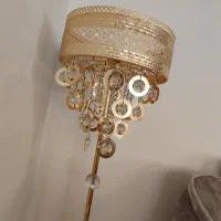 آباژور ایستاده کنار سالنی|چراغ خواب و آباژور|بهارستان, |دیوار