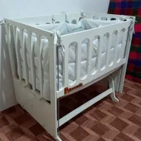 تخت نوزاد کنار مادر دومنظوره|تخت و صندلی بچه|رامسر, |دیوار
