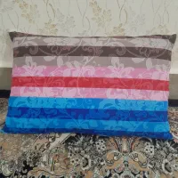 بالشت پر شسته شده تمیز