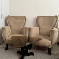 دو عدد مبل تک نفره و میز