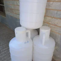 تعدادی دبه خالی برا اب وسایر مصارف