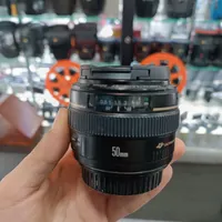 canon 50 f1.4 لنز