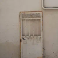 در آهنی حیاط