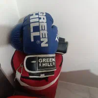 کیسه بوکس و دستکش بوکس