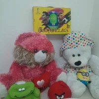 عروسک وفوتبال دستی وصندلی راک همگی سالم