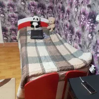 تخت و کمد نوجوان شرکتی با تشک طبی نو.۱۸۰سانتی