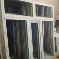 یک پنجره آلومینیومی دو جداره به فروش میرسد