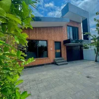 نیم-پیلوت-مدرن-حباط-سازی-شده-ویو-جنگلی