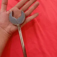 آچار دار قالی|کلکسیون اشیاء عتیقه|تبریز, |دیوار