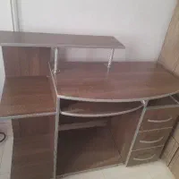 میز کامپیوتر سالم