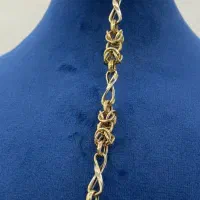 یک قطعه طلا گم شده دستبند بوده