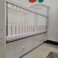 تخت خواب کودک سالم نو محکم|تخت و صندلی بچه|اهواز, کوی مهدیس|دیوار