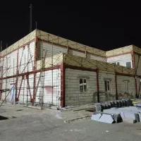 (رنگ آمیزی درب و پنجره ساختمان)