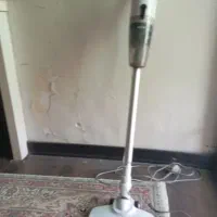 جارو عصایی ایستاده