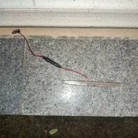 چراغ پلیسی|لامپ و چراغ|رشت, شهرک آیت الله منتظری|دیوار