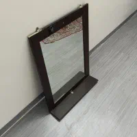 آینه دیواری تمیز