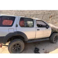 نیسان رونیز مدل ۸۳تصادفی