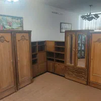 کمد لباسی و ویترین چوبی آینه دار قدیمی محکم